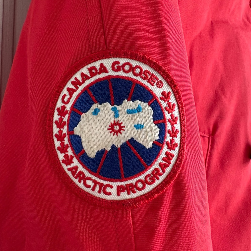 Canada Goose Women’s Chilliwack Bomber - Red - Picture 11 of 17